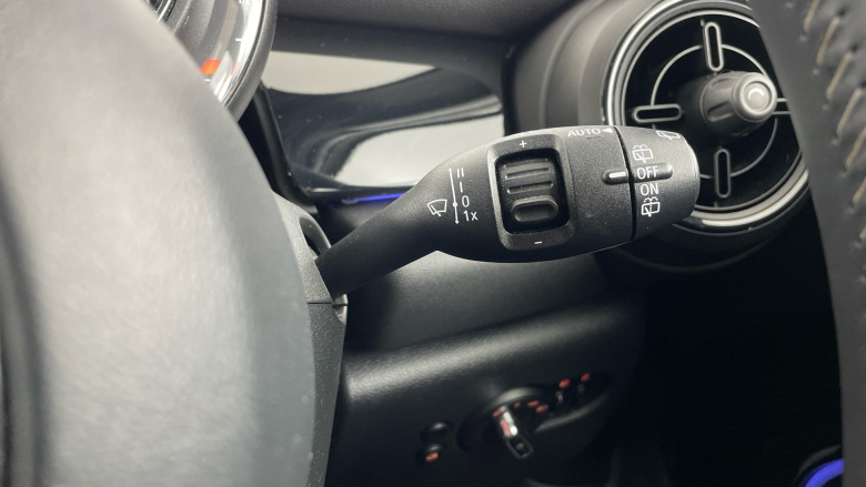 MINI Hatchback 2.0 Cooper S Sport 5dr Auto [Comfort/Nav Pack] Petrol Hatchback